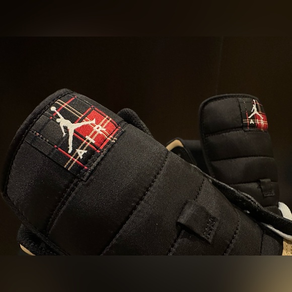 Air Jordan 1 Mid SE - Picture 8 of 8